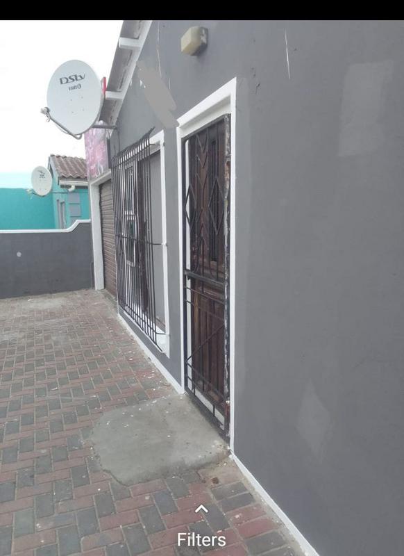 4 Bedroom Property for Sale in Mandela Park Western Cape